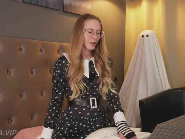 Nikki-Gia webcam