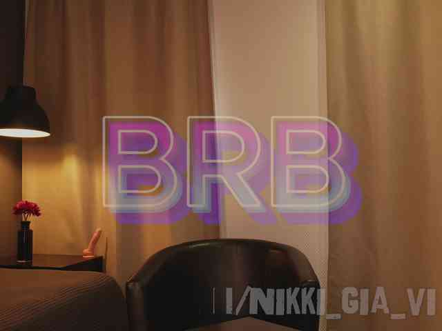 Nikki-Gia webcam