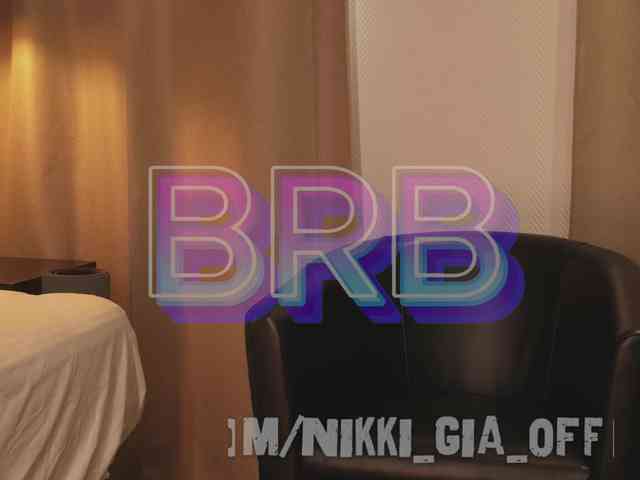 Nikki-Gia webcam