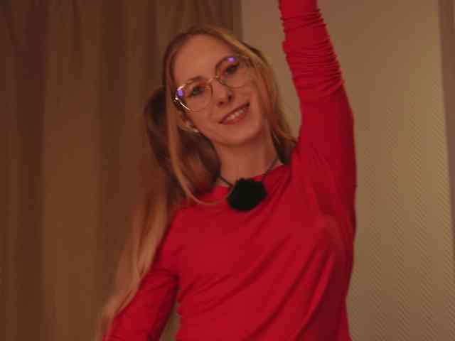 Nikki-Gia webcam