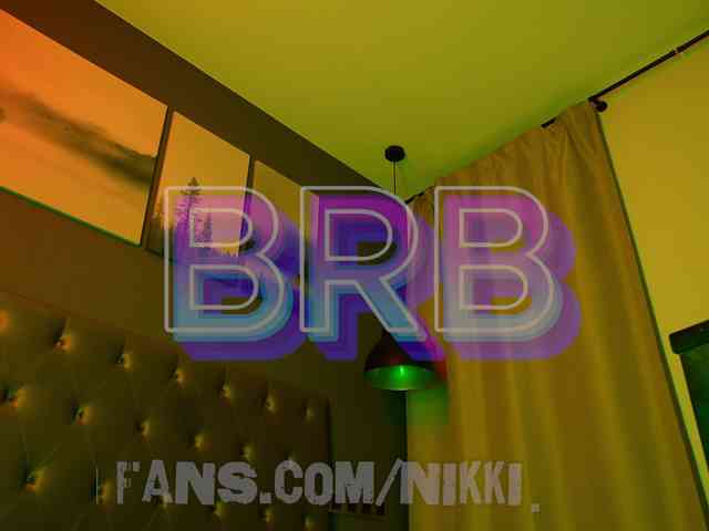 Nikki-Gia webcam