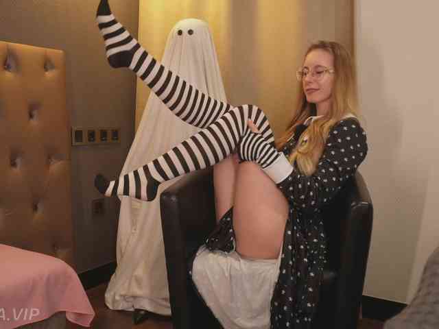 Nikki-Gia webcam
