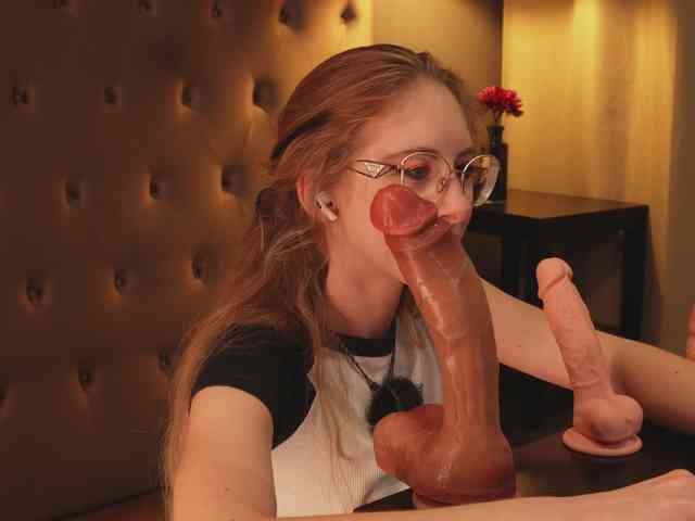 Nikki-Gia webcam