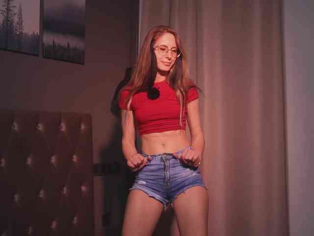 Nikki-Gia webcam