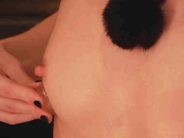 Nikki-Gia webcam
