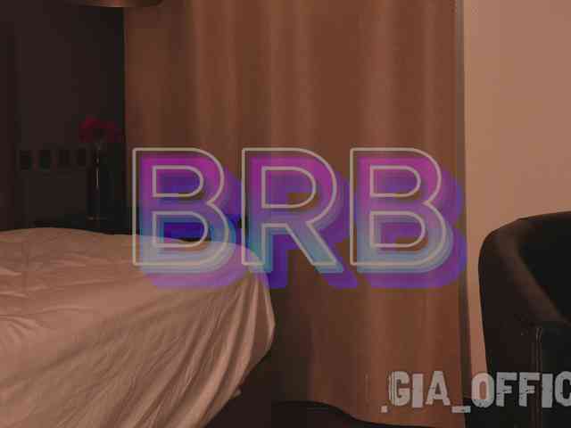 Nikki-Gia webcam