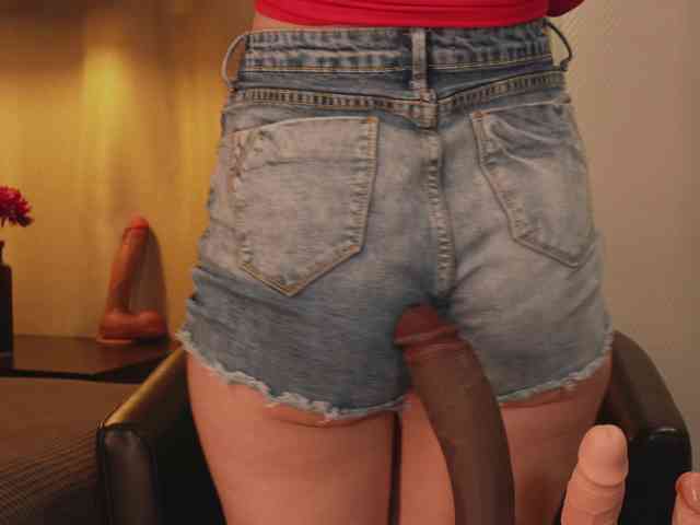 Nikki-Gia webcam