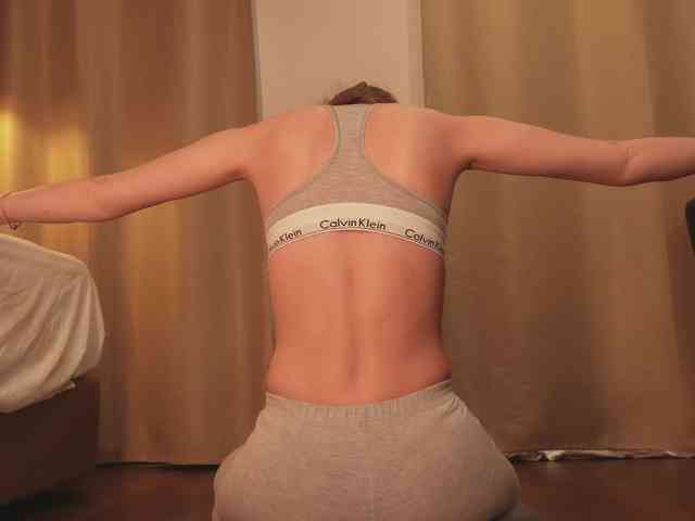 Nikki-Gia webcam