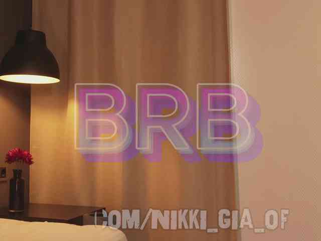 Nikki-Gia webcam