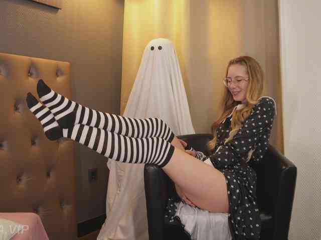 Nikki-Gia webcam