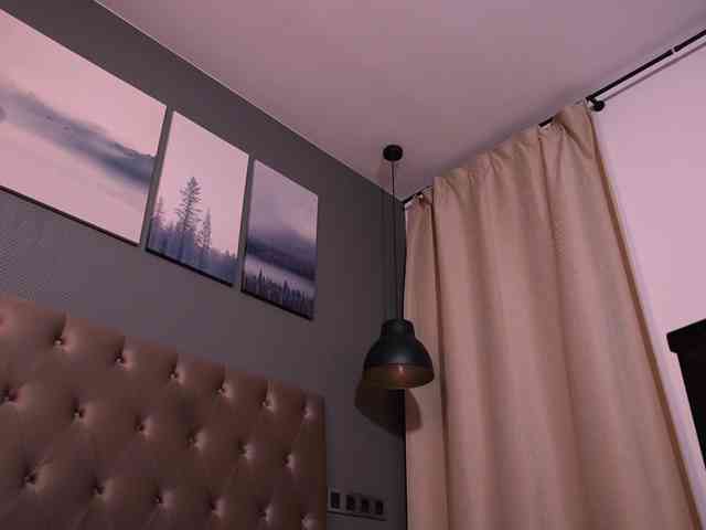 Nikki-Gia webcam