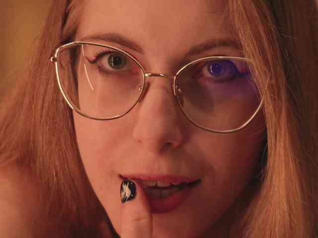 Nikki-Gia webcam