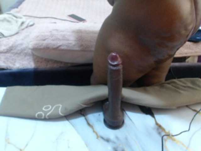 LYN-VEE's BongaCams show and profile