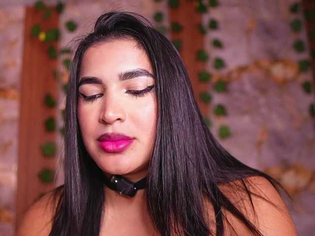 zoeyfox's BongaCams show and profile