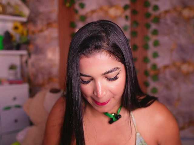 zoeyfox's BongaCams show and profile