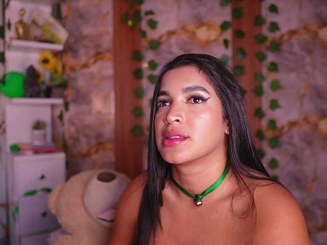 zoeyfox's BongaCams show and profile