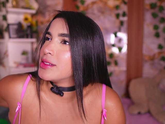 zoeyfox's BongaCams show and profile