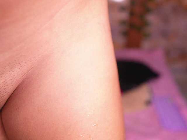 zoeyfox's BongaCams show and profile