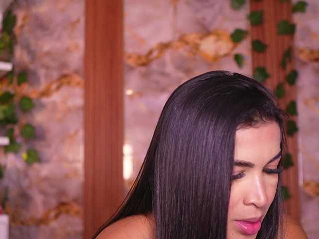 zoeyfox's BongaCams show and profile