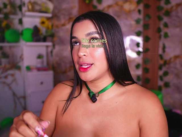 zoeyfox's BongaCams show and profile