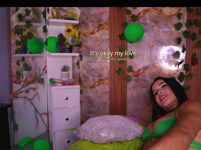 zoeyfox's BongaCams show and profile