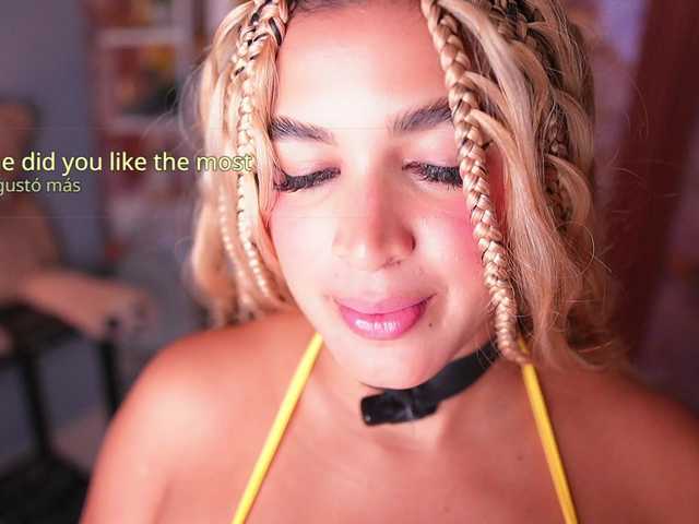 zoeyfox from BongaCams