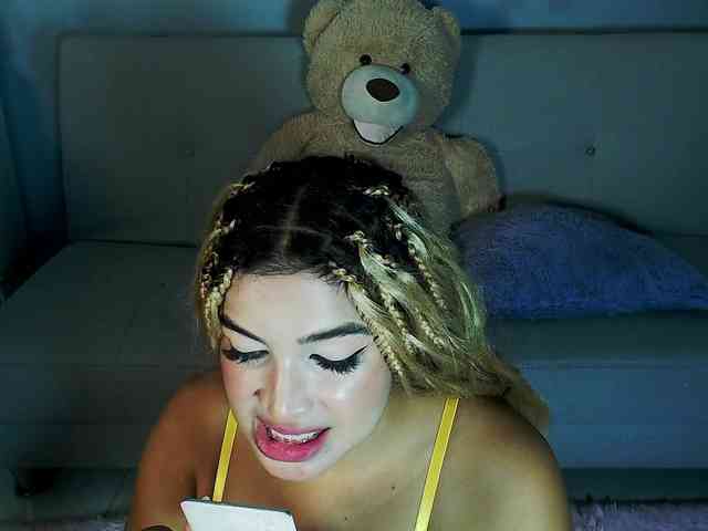 zoeyfox webcam