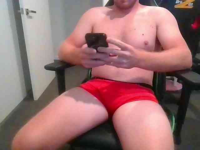 PeteCrow11 Live Webcam on BongaCams
