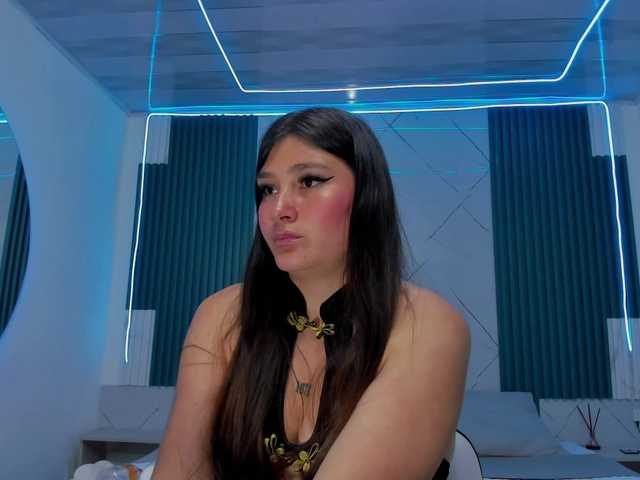 AnahiRose's BongaCams show and profile