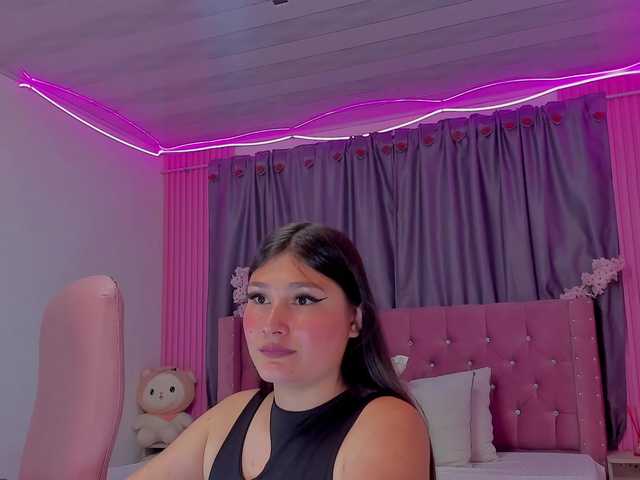 AnahiRose's BongaCams show and profile