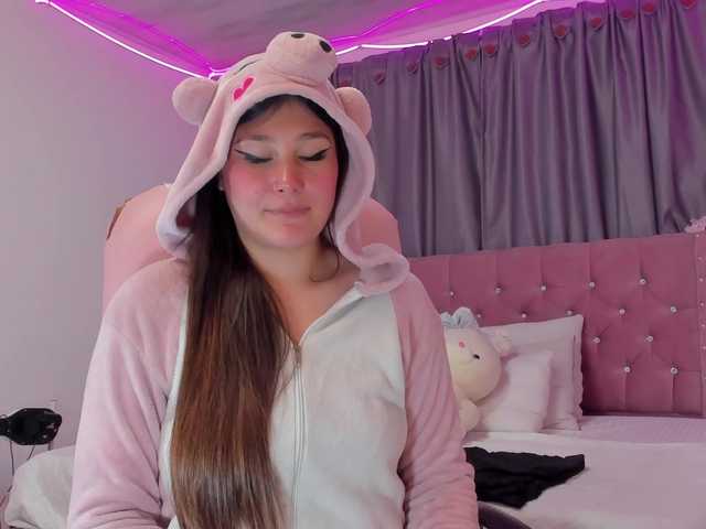 AnahiRose's BongaCams show and profile