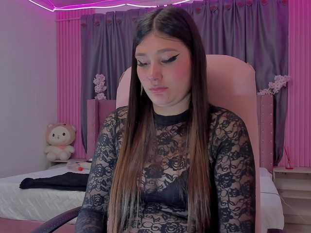 AnahiRose's BongaCams show and profile