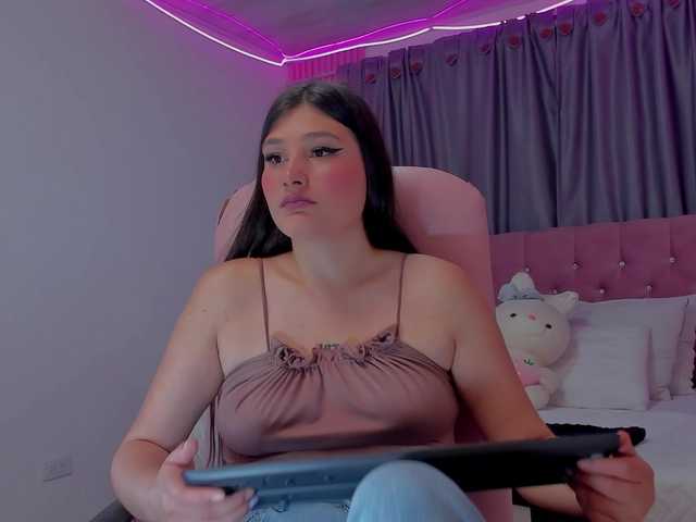 AnahiRose's BongaCams show and profile