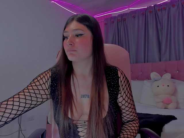 AnahiRose's BongaCams show and profile