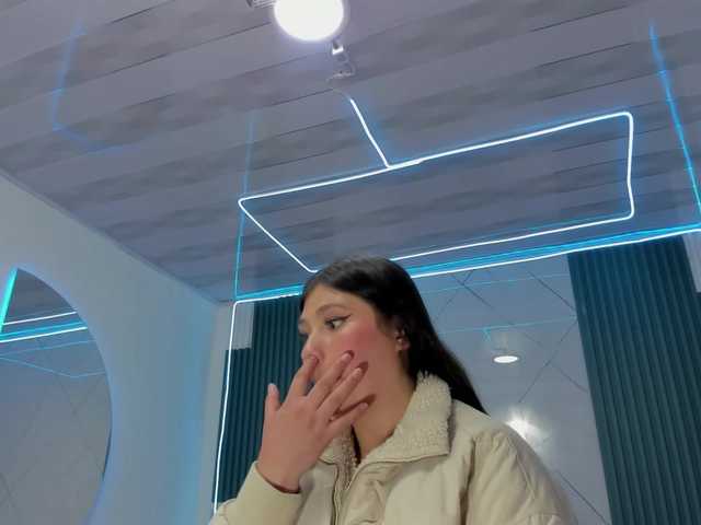 AnahiRose's BongaCams show and profile