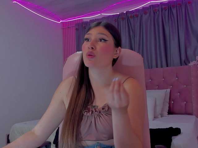 AnahiRose's BongaCams show and profile