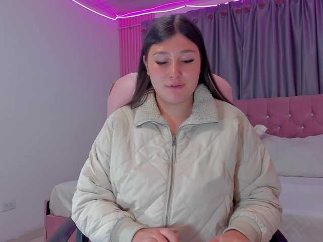 AnahiRose's BongaCams show and profile