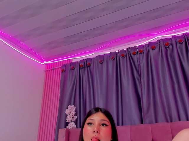 AnahiRose's BongaCams show and profile