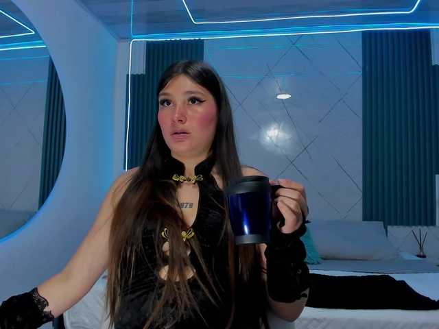 AnahiRose's BongaCams show and profile