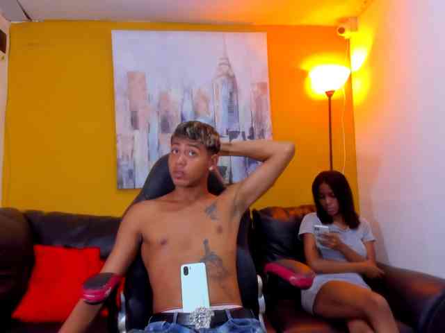 khloeandres webcam