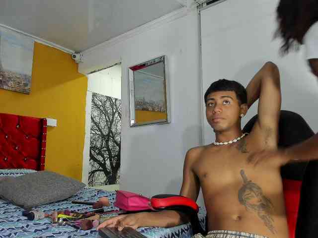 khloeandres webcam