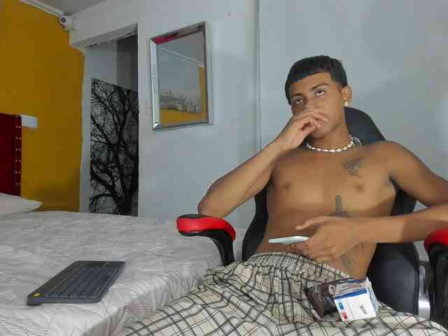 khloeandres webcam