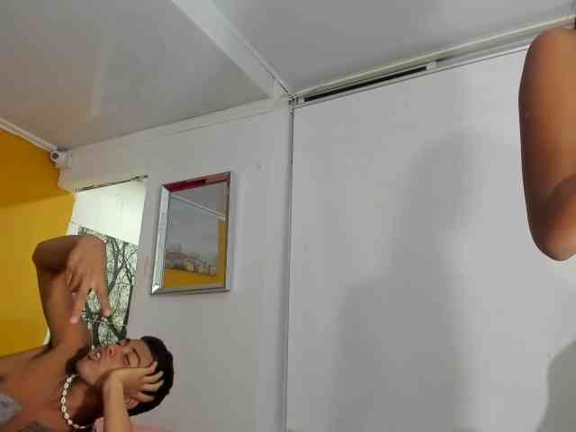 khloeandres webcam