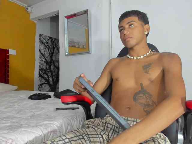 khloeandres webcam