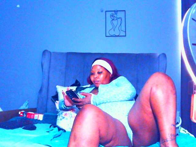 PearBlu38's BongaCams show and profile