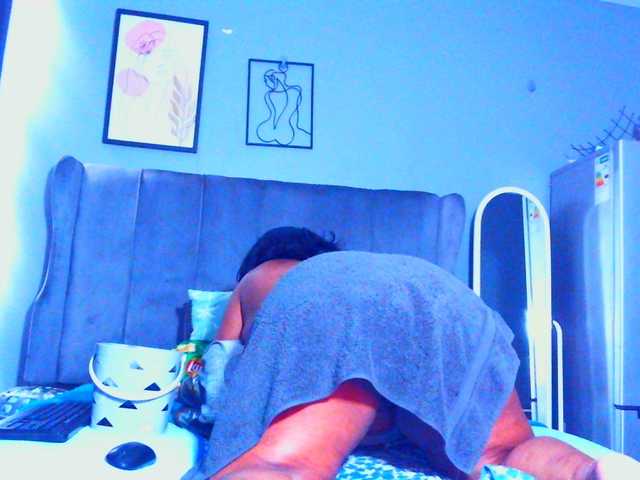 PearBlu38's BongaCams show and profile