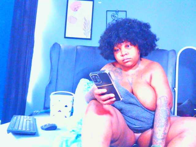 PearBlu38 live cam profile