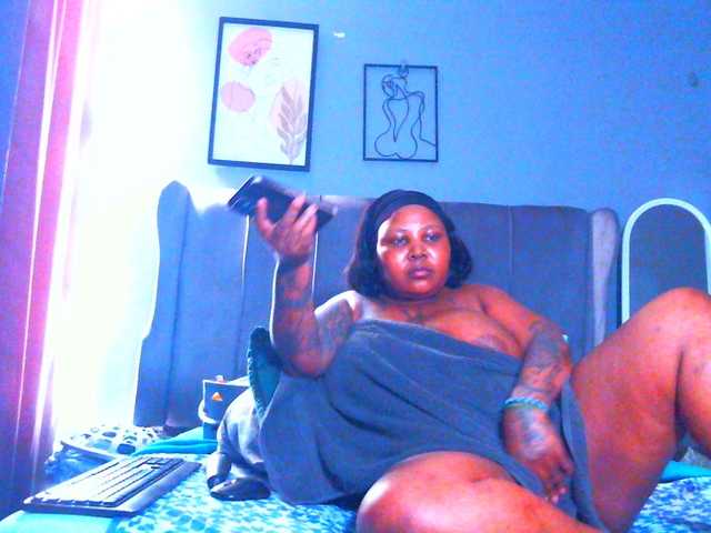 PearBlu38's BongaCams show and profile