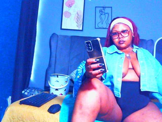 PearBlu38's BongaCams show and profile