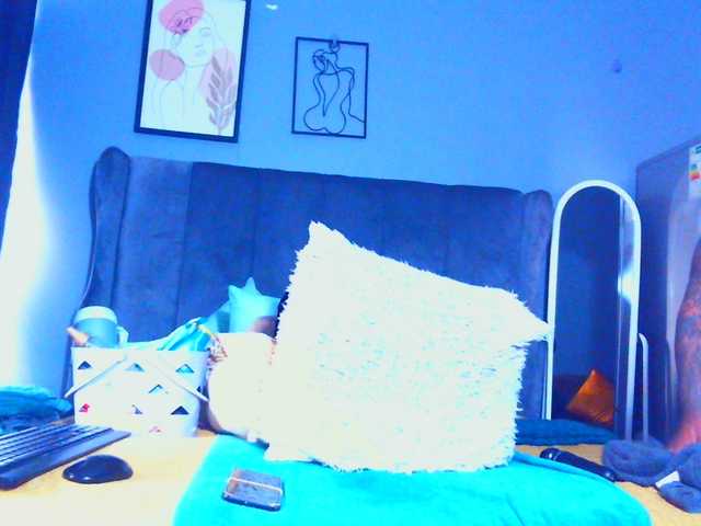 PearBlu38's BongaCams show and profile